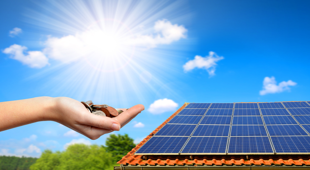 Zonnepanelen: zonne-energie salderen of opslaan?